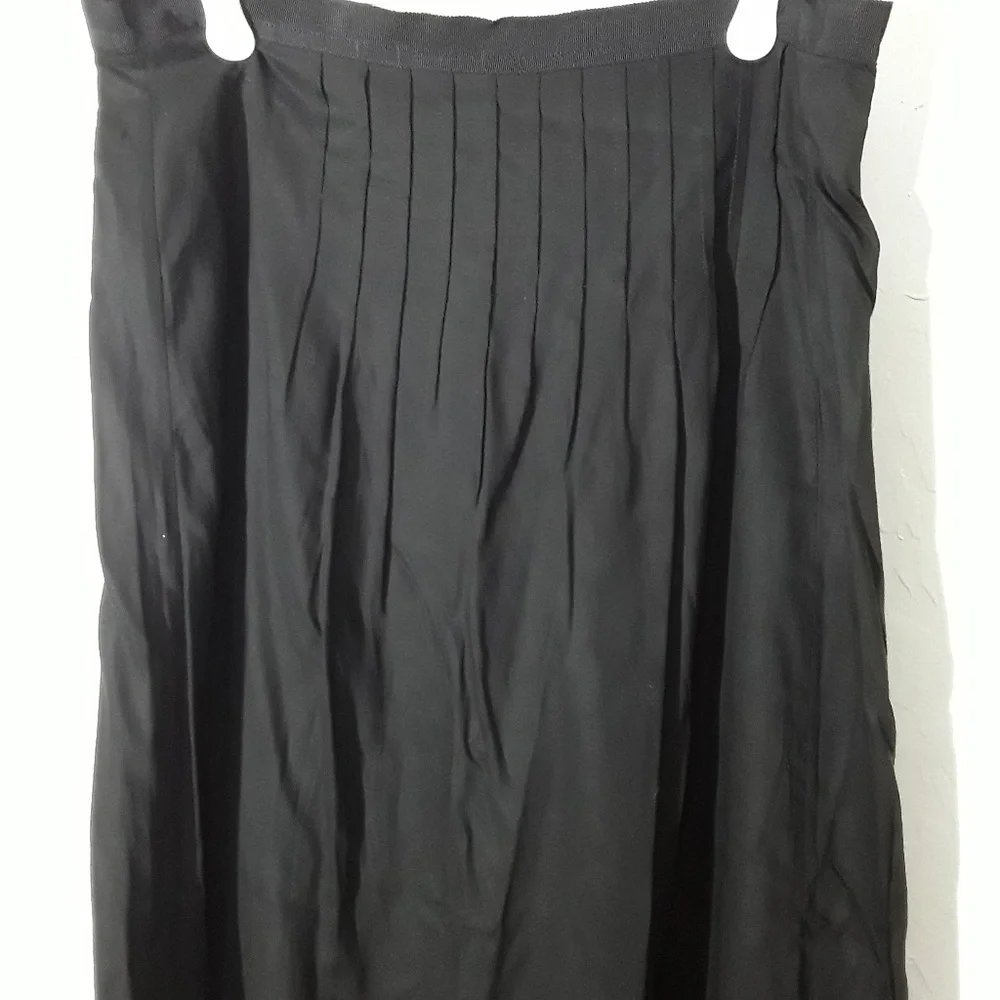 Loft New women black long maxi skirt size 6 New